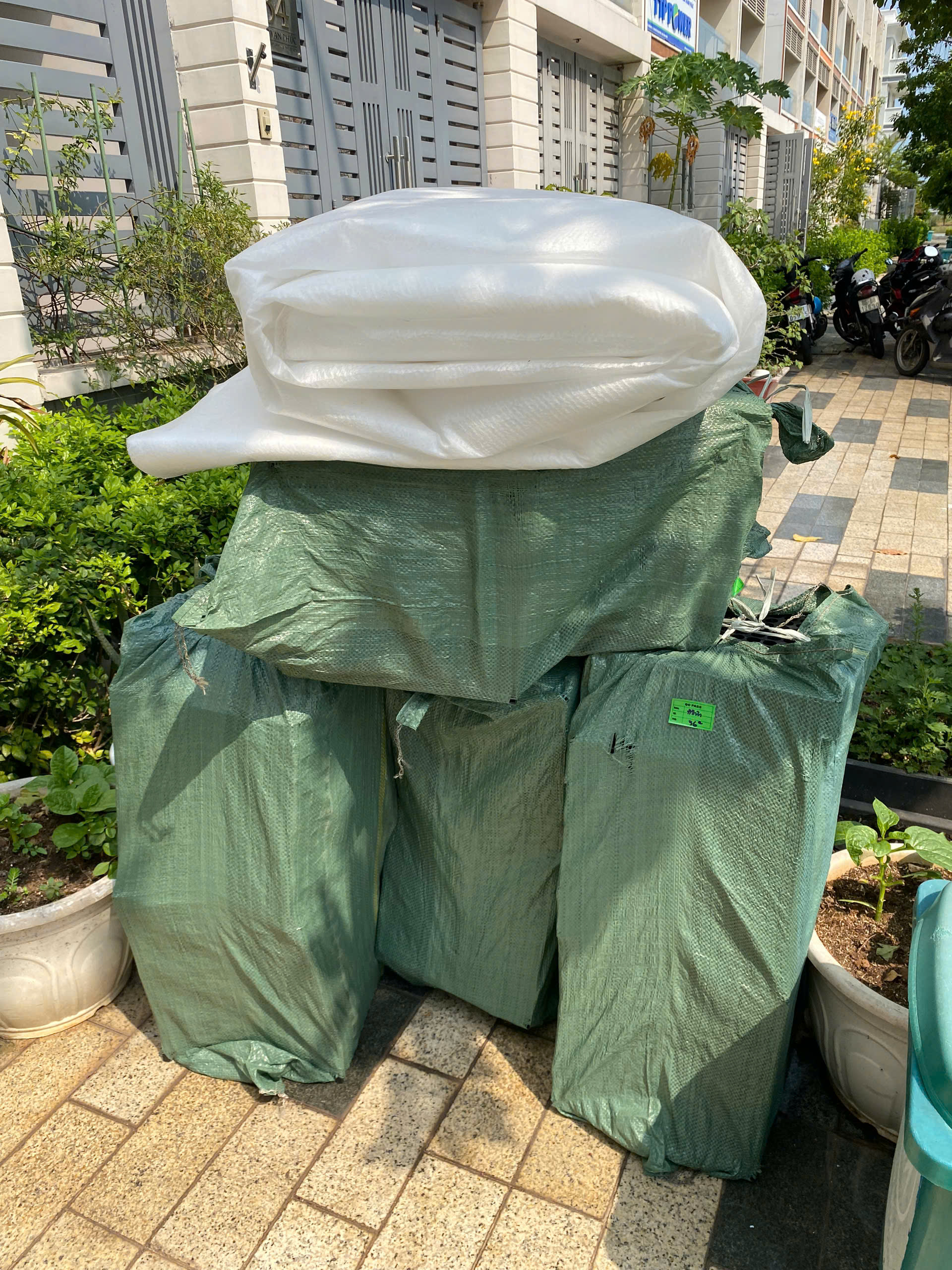 Vải địa kỹ thuật - vải địa lót trồng cây 